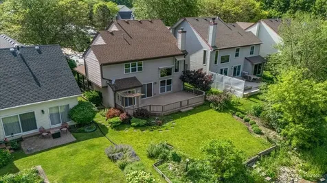 16820 West Serranda Drive Libertyville IL 60048