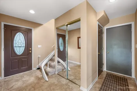 16820 West Serranda Drive Libertyville IL 60048