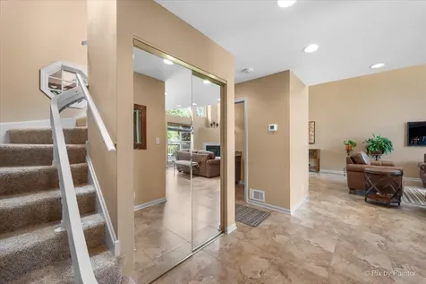 16820 West Serranda Drive Libertyville IL 60048