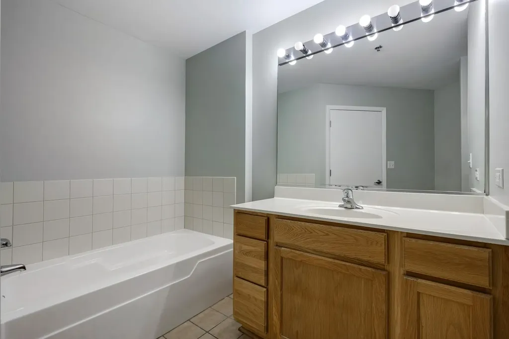 1600 South Indiana Avenue Chicago IL 60616