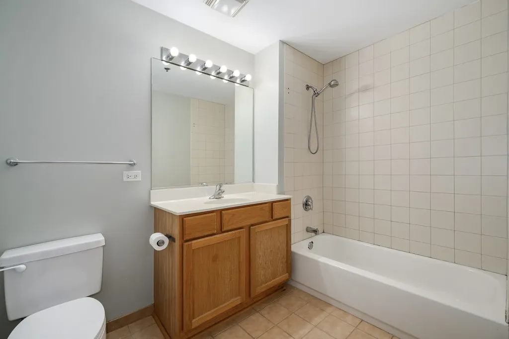 1600 South Indiana Avenue Chicago IL 60616
