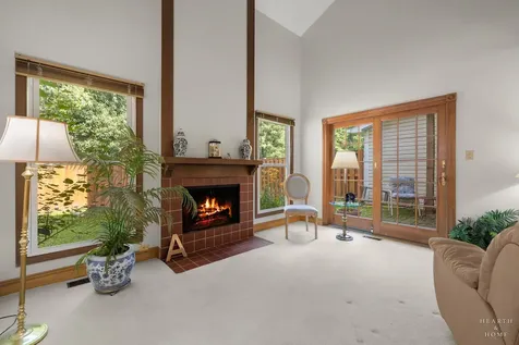 261 Sutton Court Bloomingdale IL 60108