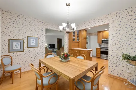 261 Sutton Court Bloomingdale IL 60108