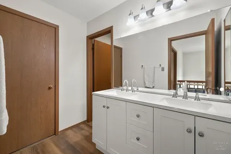 261 Sutton Court Bloomingdale IL 60108