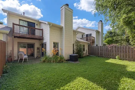 261 Sutton Court Bloomingdale IL 60108