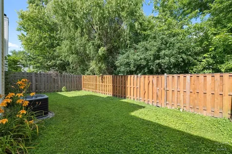 261 Sutton Court Bloomingdale IL 60108
