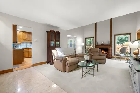 261 Sutton Court Bloomingdale IL 60108