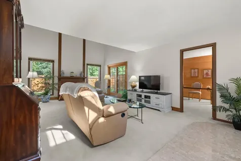 261 Sutton Court Bloomingdale IL 60108