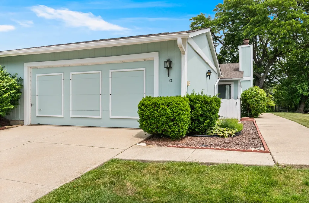 21 Wake Robin Court Woodridge IL 60517