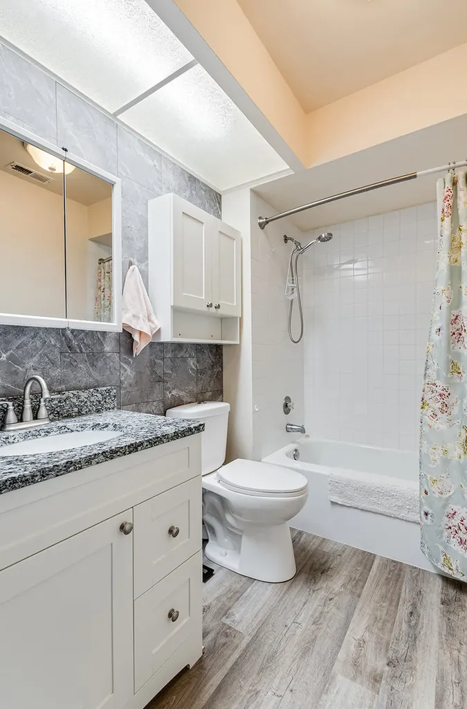 21 Wake Robin Court Woodridge IL 60517