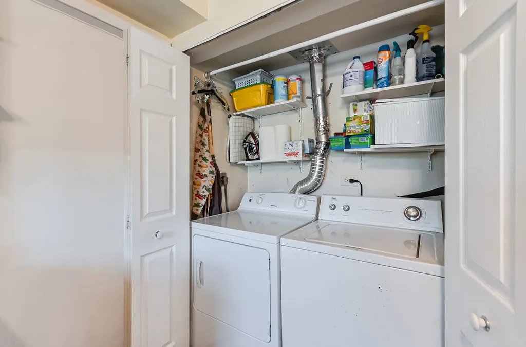21 Wake Robin Court Woodridge IL 60517