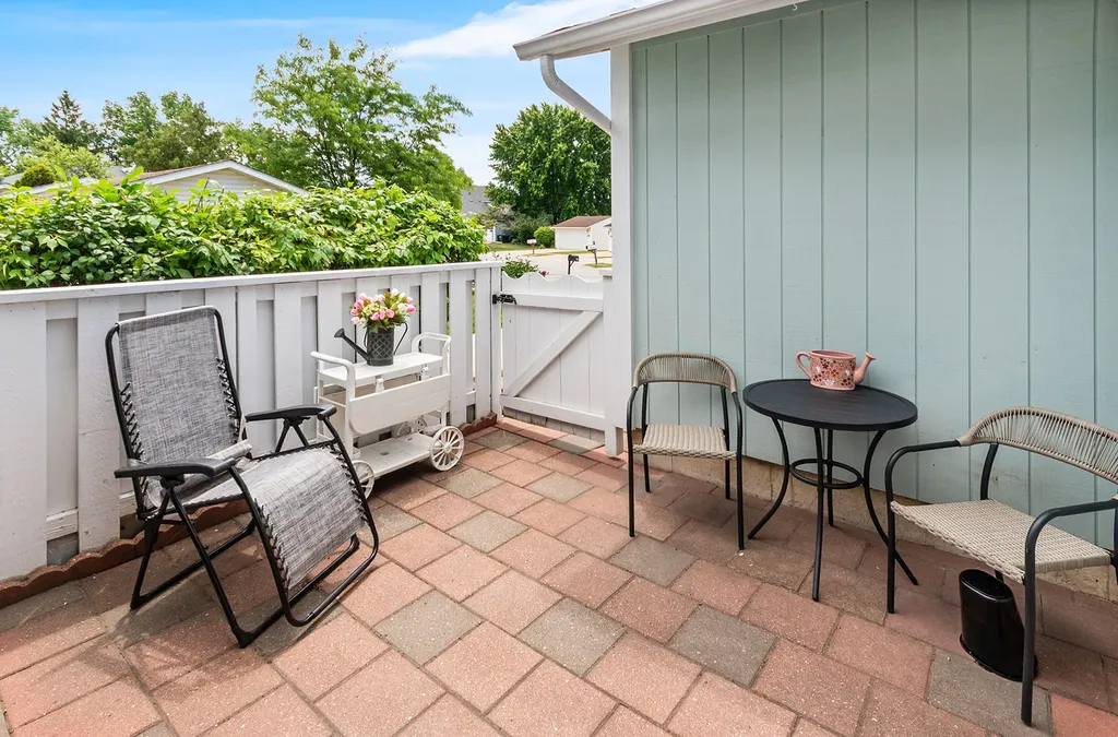 21 Wake Robin Court Woodridge IL 60517