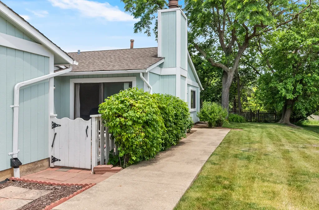 21 Wake Robin Court Woodridge IL 60517