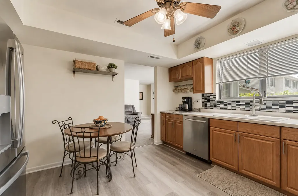21 Wake Robin Court Woodridge IL 60517