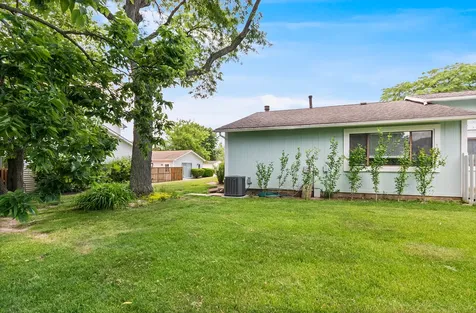 21 Wake Robin Court Woodridge IL 60517