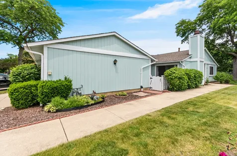 21 Wake Robin Court Woodridge IL 60517