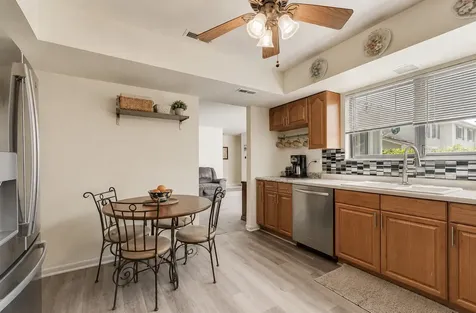 21 Wake Robin Court Woodridge IL 60517
