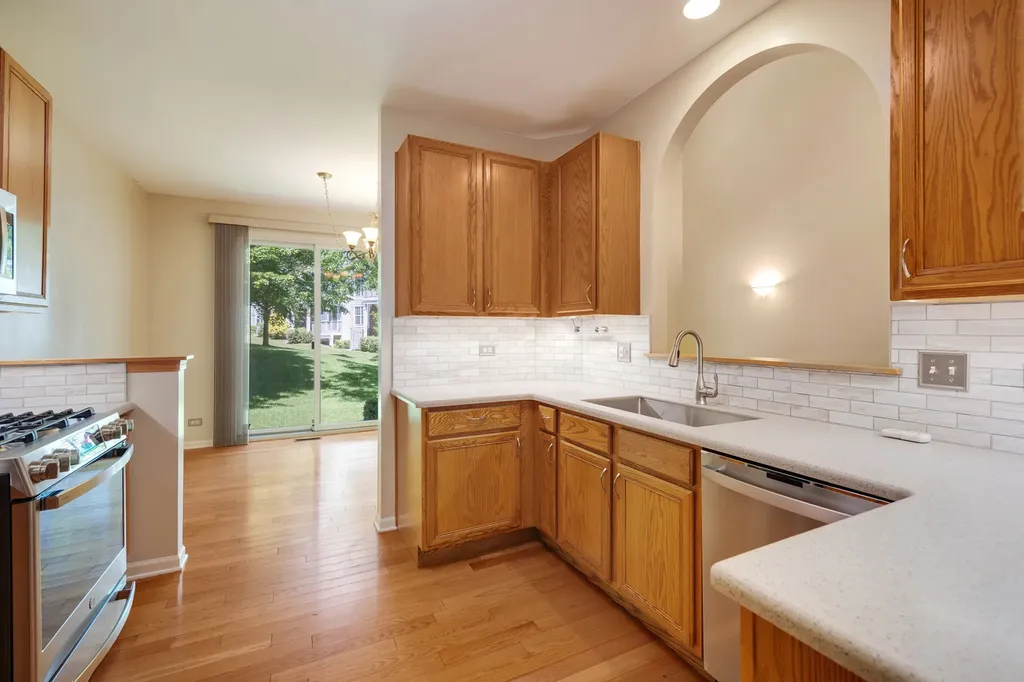88 Fulbright Lane Schaumburg IL 60194