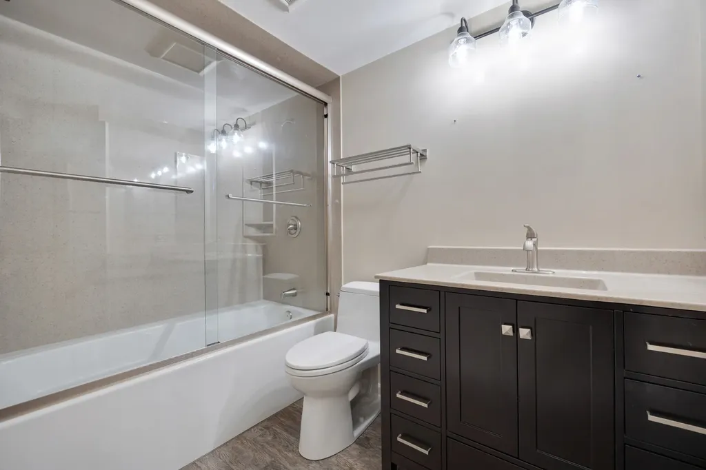 88 Fulbright Lane Schaumburg IL 60194