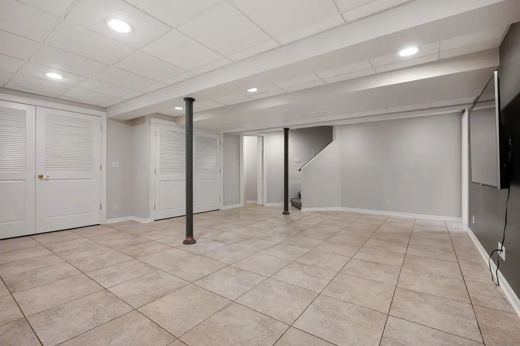 88 Fulbright Lane Schaumburg IL 60194