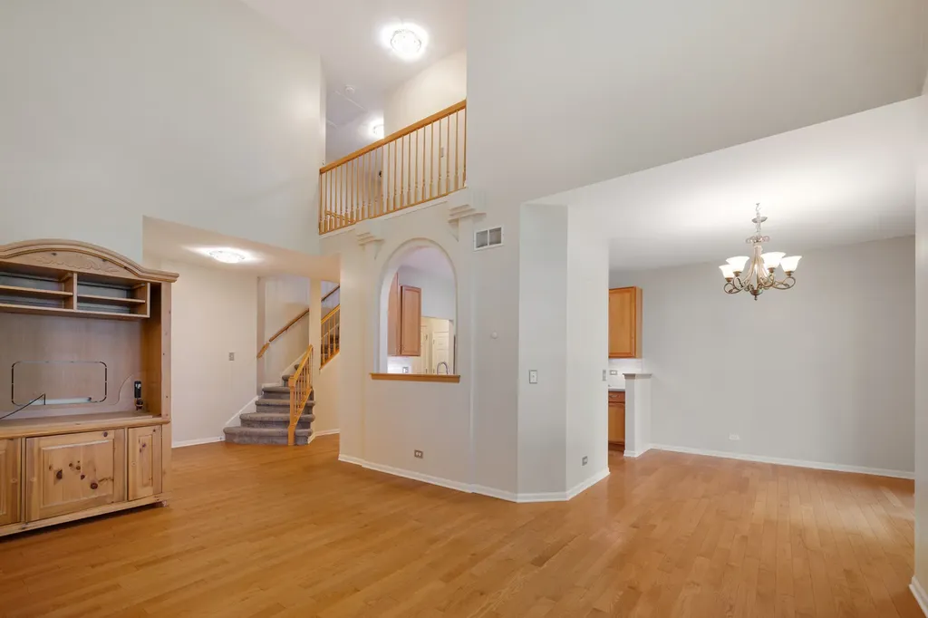 88 Fulbright Lane Schaumburg IL 60194