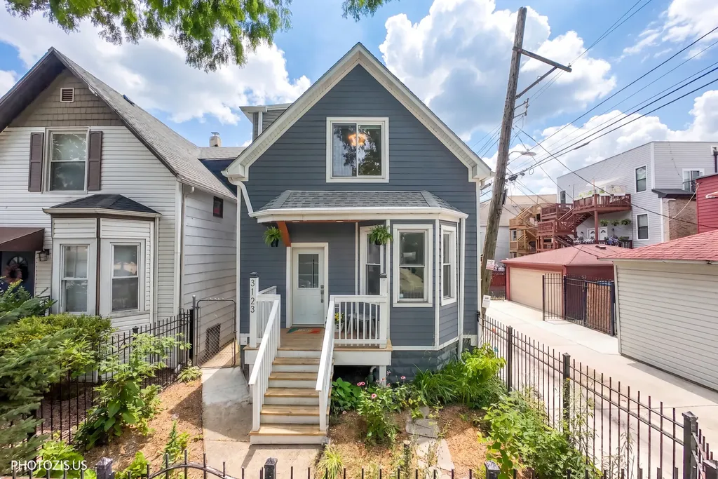 3123 West Cortland Street Chicago IL 60647