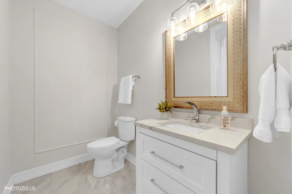 3123 West Cortland Street Chicago IL 60647