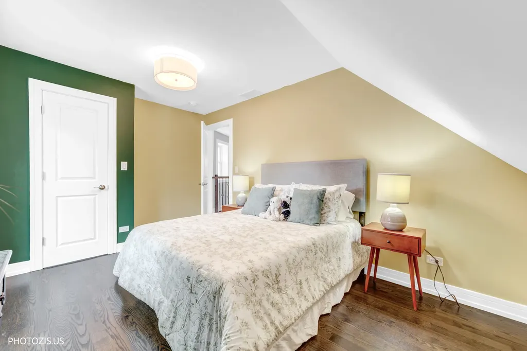 3123 West Cortland Street Chicago IL 60647