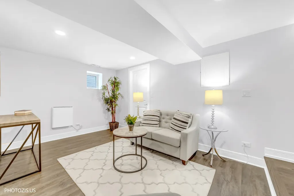 3123 West Cortland Street Chicago IL 60647