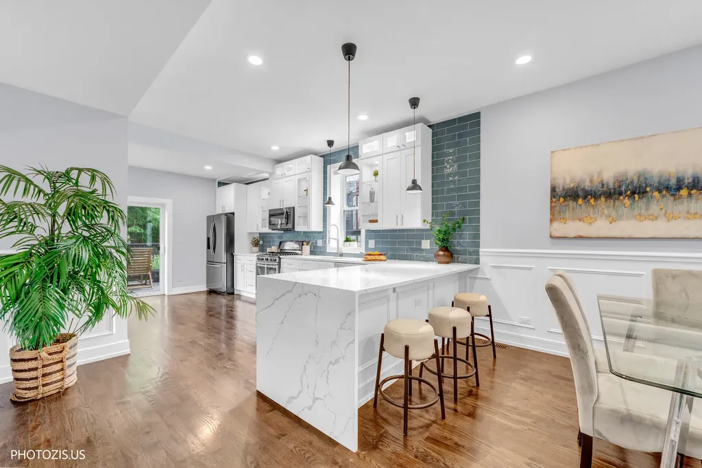 3123 West Cortland Street Chicago IL 60647