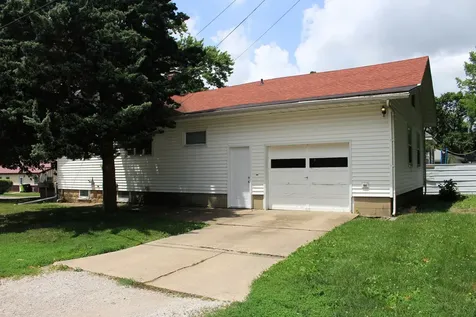 426 South Clinton Street Clinton IL 61727