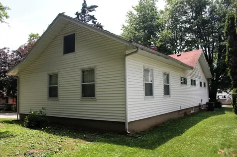 426 South Clinton Street Clinton IL 61727