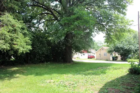 426 South Clinton Street Clinton IL 61727