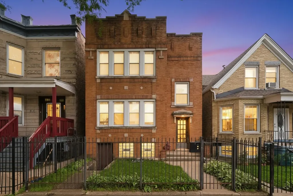 830 North Drake Avenue Chicago IL 60651