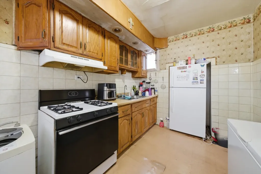 830 North Drake Avenue Chicago IL 60651