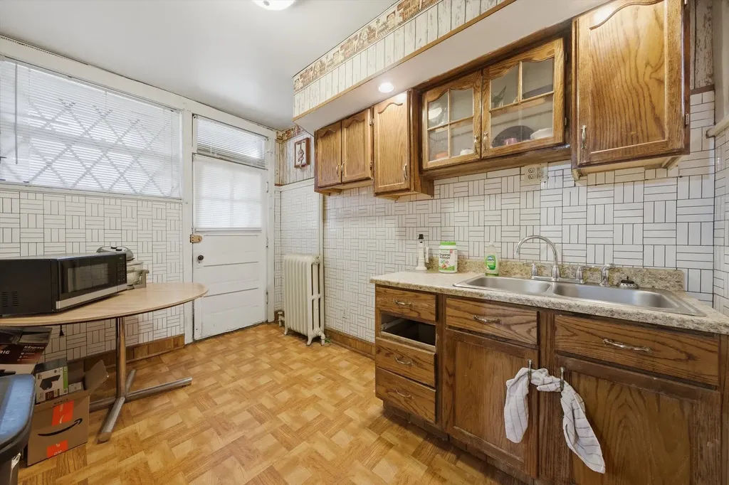 830 North Drake Avenue Chicago IL 60651