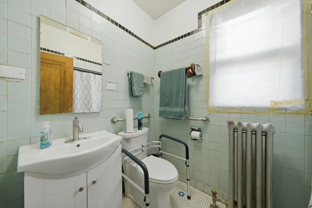 830 North Drake Avenue Chicago IL 60651