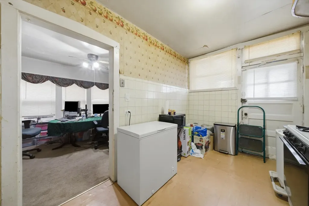 830 North Drake Avenue Chicago IL 60651