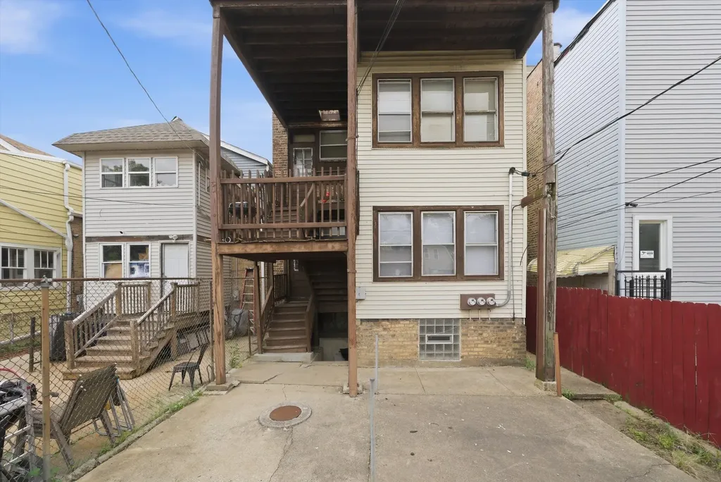 830 North Drake Avenue Chicago IL 60651