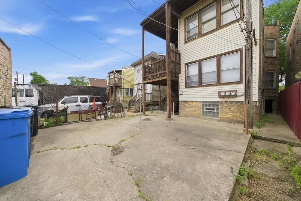 830 North Drake Avenue Chicago IL 60651