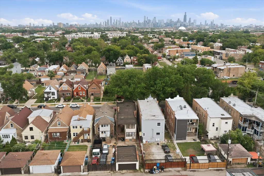 830 North Drake Avenue Chicago IL 60651