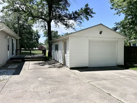 4 Geneske Court Streator IL 61364