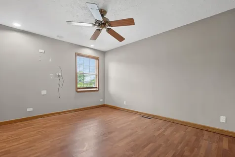 513 Pembroke Road SW Poplar Grove IL 61065