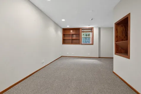 513 Pembroke Road SW Poplar Grove IL 61065