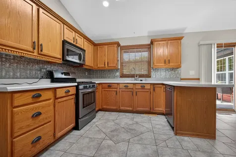 513 Pembroke Road SW Poplar Grove IL 61065