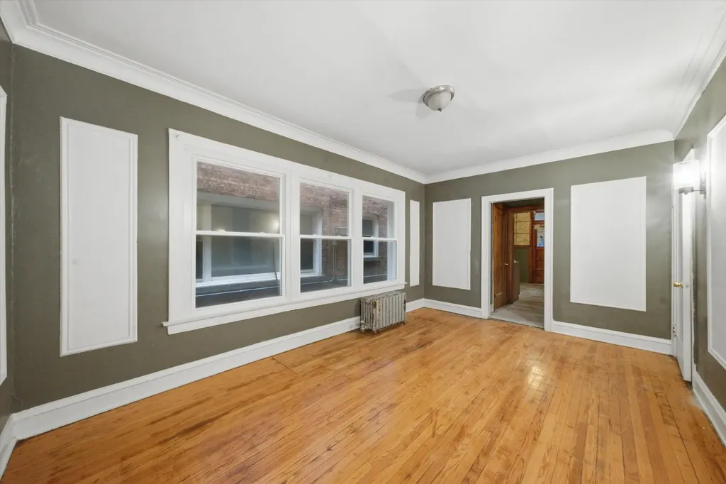 7537 South Phillips Avenue Chicago IL 60649