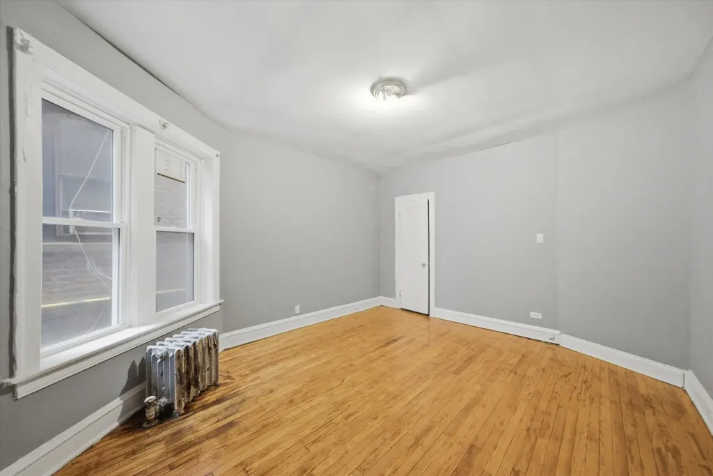 7537 South Phillips Avenue Chicago IL 60649