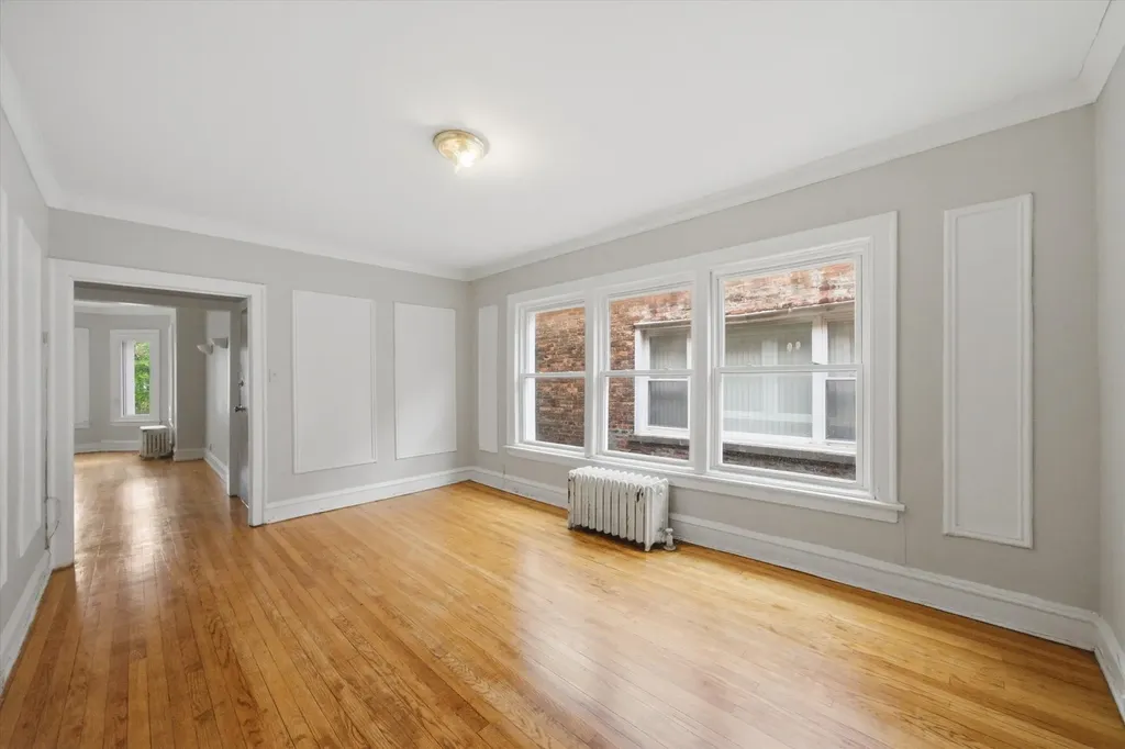 7537 South Phillips Avenue Chicago IL 60649