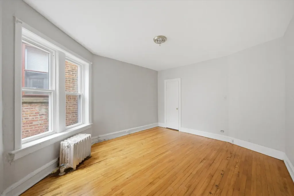 7537 South Phillips Avenue Chicago IL 60649
