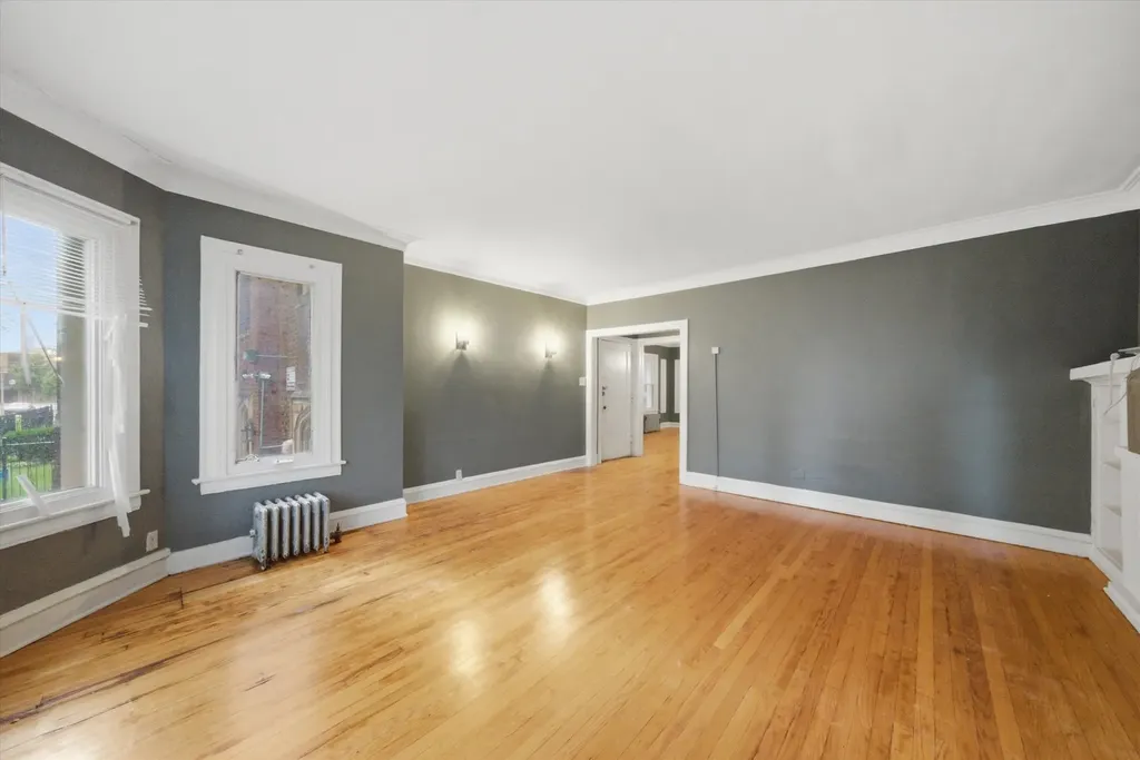 7537 South Phillips Avenue Chicago IL 60649